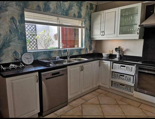 4 BEDROOM GATED ESTATE TO LET IN LA LUCIA
